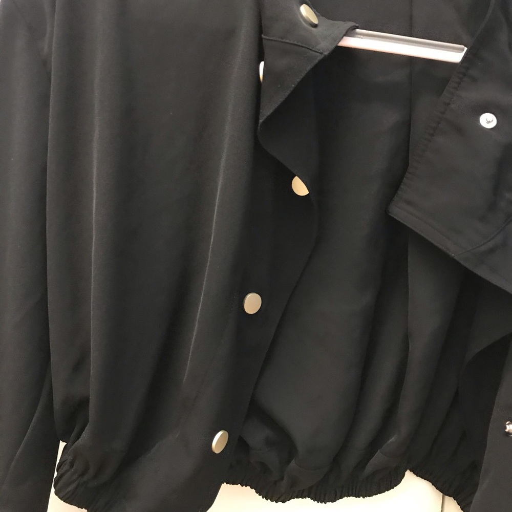 black jacket - Picture 2 of 3